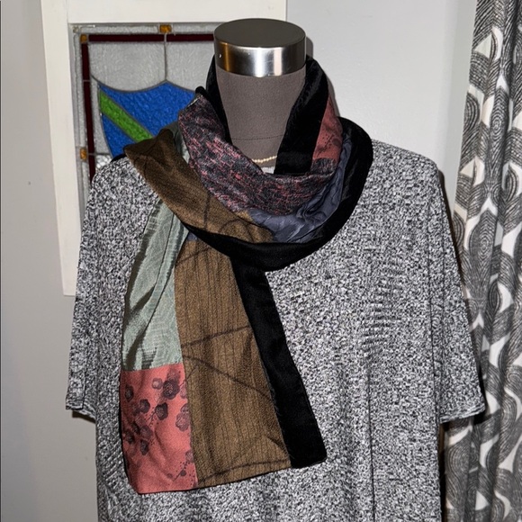 100% Silk Recycled Kimono Scarf - Picture 1 of 6